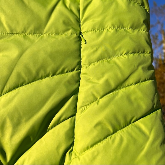 ⬇️Kenneth Cole Reaction Womens Vest Size L Color Lime W/Navy Inside Quilted - Picture 6 of 12